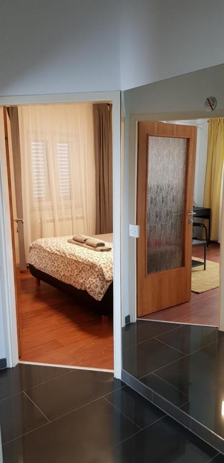 Apartman i Studio apartman Majoli Kukuljanovo Bagian luar foto