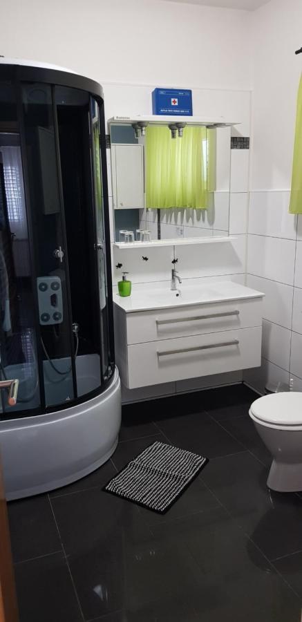 Apartman i Studio apartman Majoli Kukuljanovo Bagian luar foto