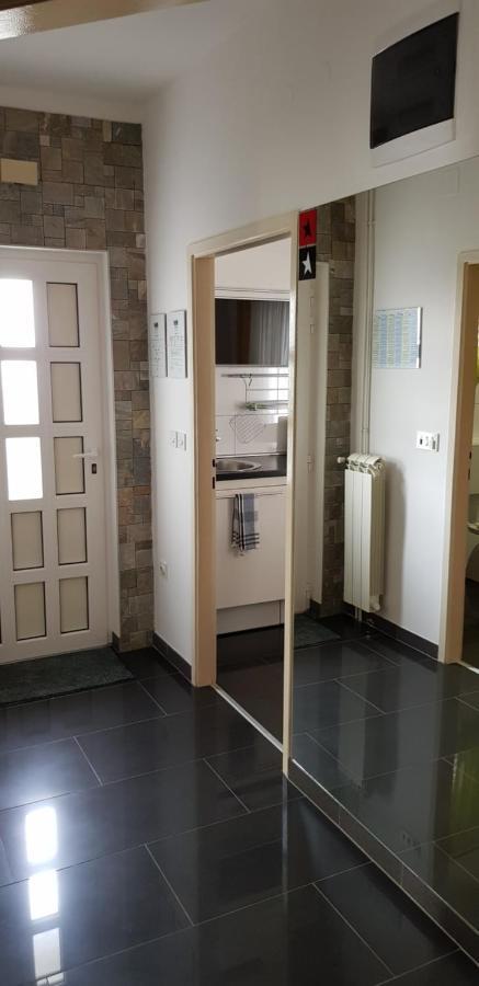 Apartman i Studio apartman Majoli Kukuljanovo Bagian luar foto