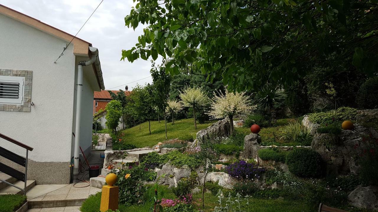 Apartman i Studio apartman Majoli Kukuljanovo Bagian luar foto