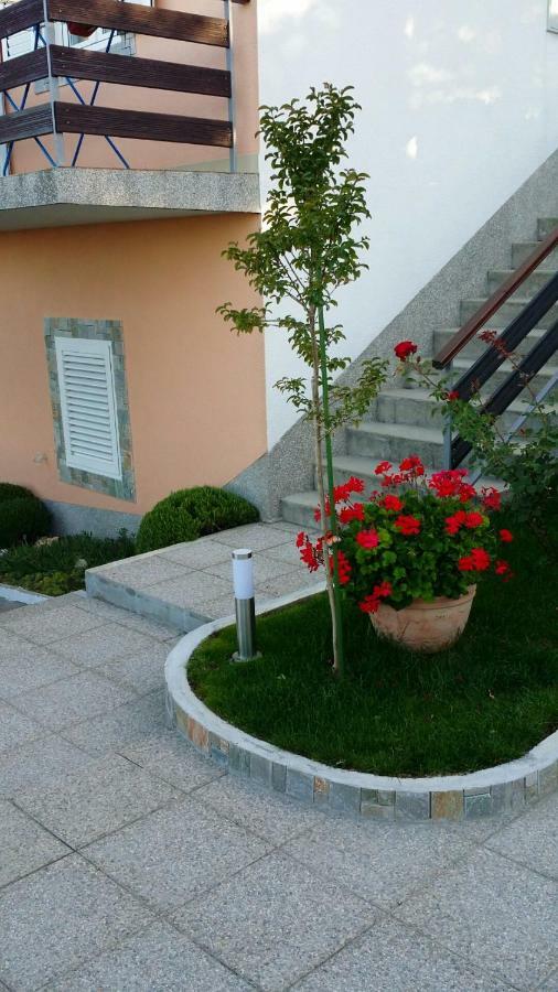 Apartman i Studio apartman Majoli Kukuljanovo Bagian luar foto